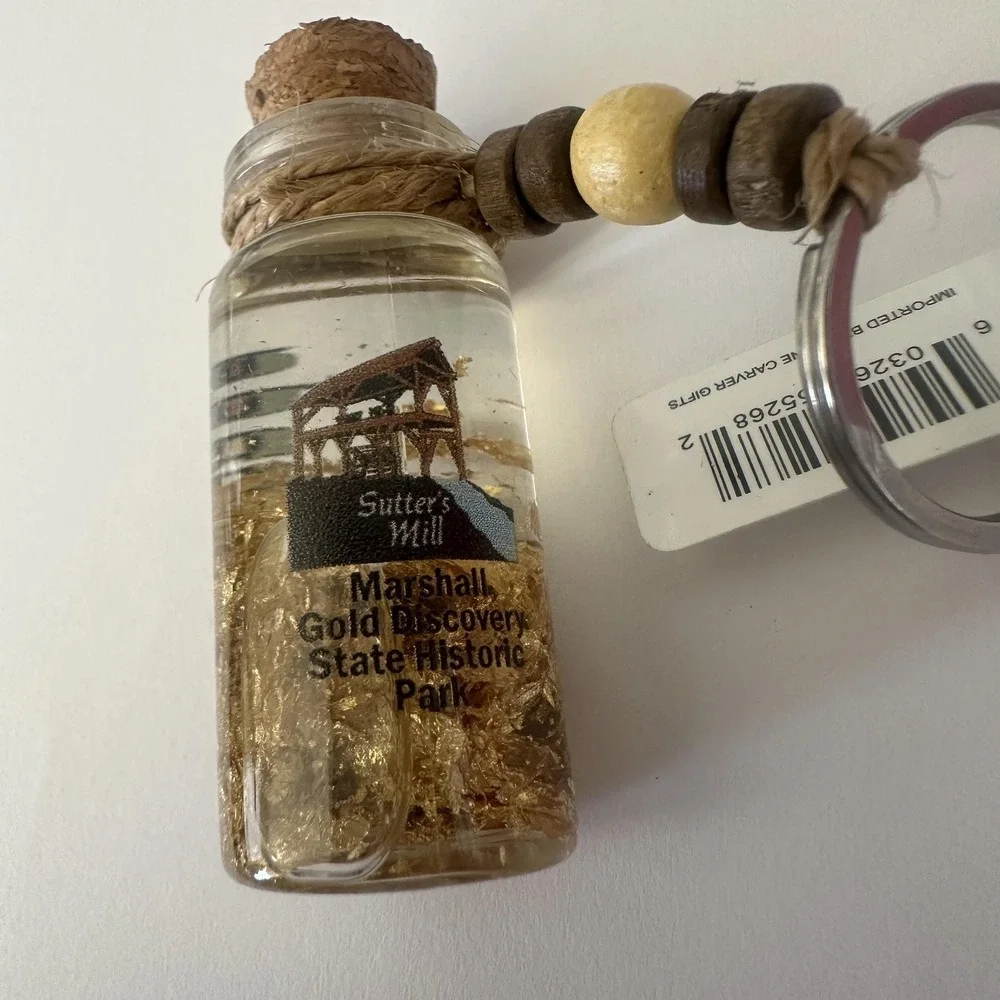 2017 Sutters Mill Gold Discovery Best Friend Gold Flake Bottle Keychain Souvenir